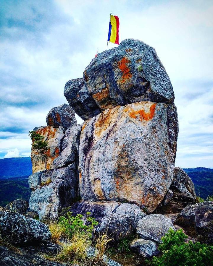 Ceylon Saradiel Home Stay Mawanella Екстериор снимка
